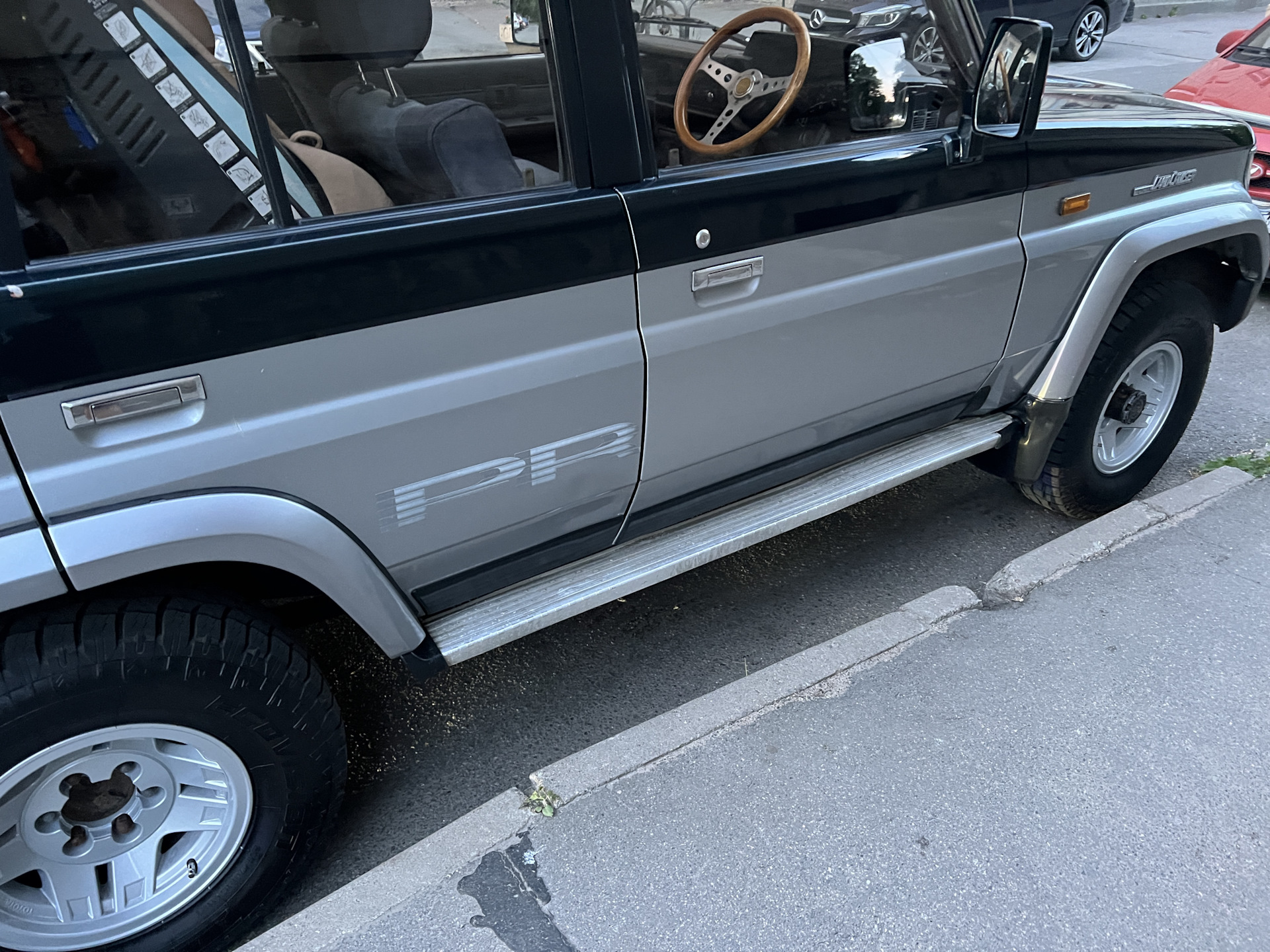 4. Родные наклейки на борта — Toyota Land Cruiser Prado 70-series, 2,4 ...