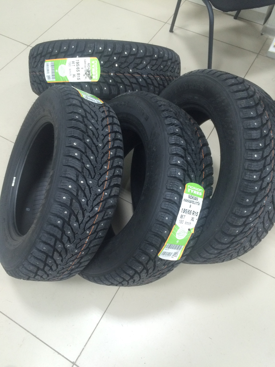 Nokian hakkapeliitta 9. Nokian Tyres Hakkapeliitta 9. Continental ICECONTACT 195 65 r15.