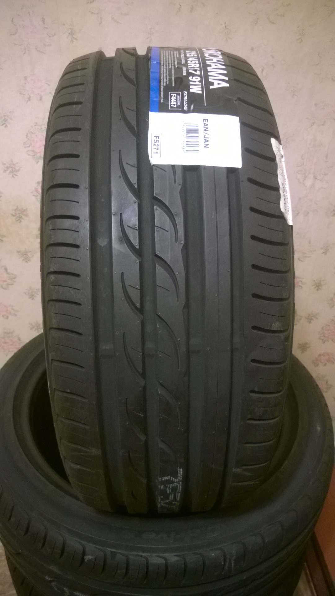Yokohama AC02 C-Drive 2 215/45 R17 91W. — Skoda Octavia A4 Mk1, 1,6 л ...