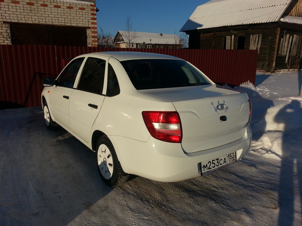 шильдик — LADA Гранта, 1,6 л., 2013 года | аксессуары | DRIVE2
