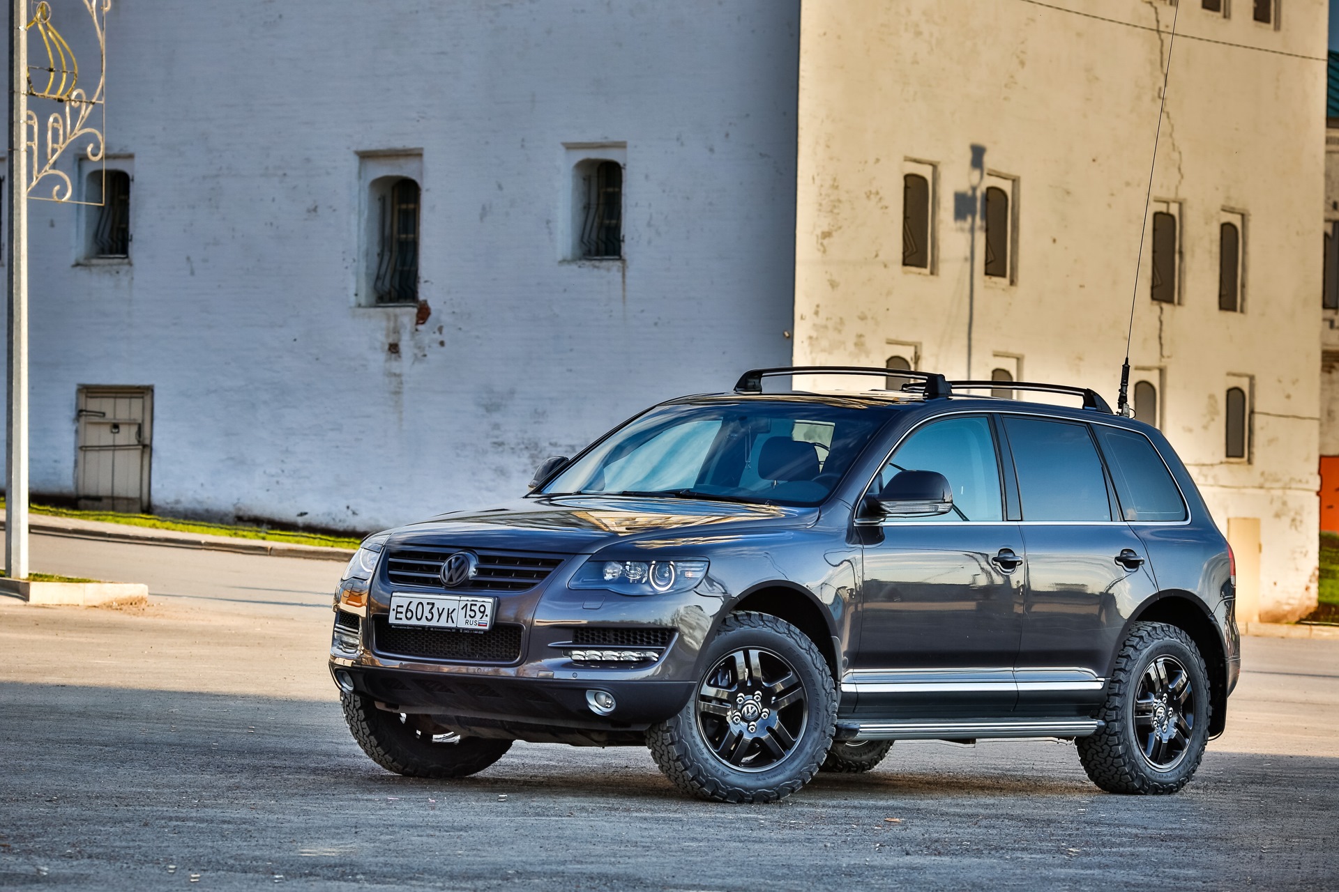 Туареги 18. Volkswagen Touareg 2008 off Road. 265 60 R18 на Туарег. VW Touareg 1. 265/60/18 На Туарег.