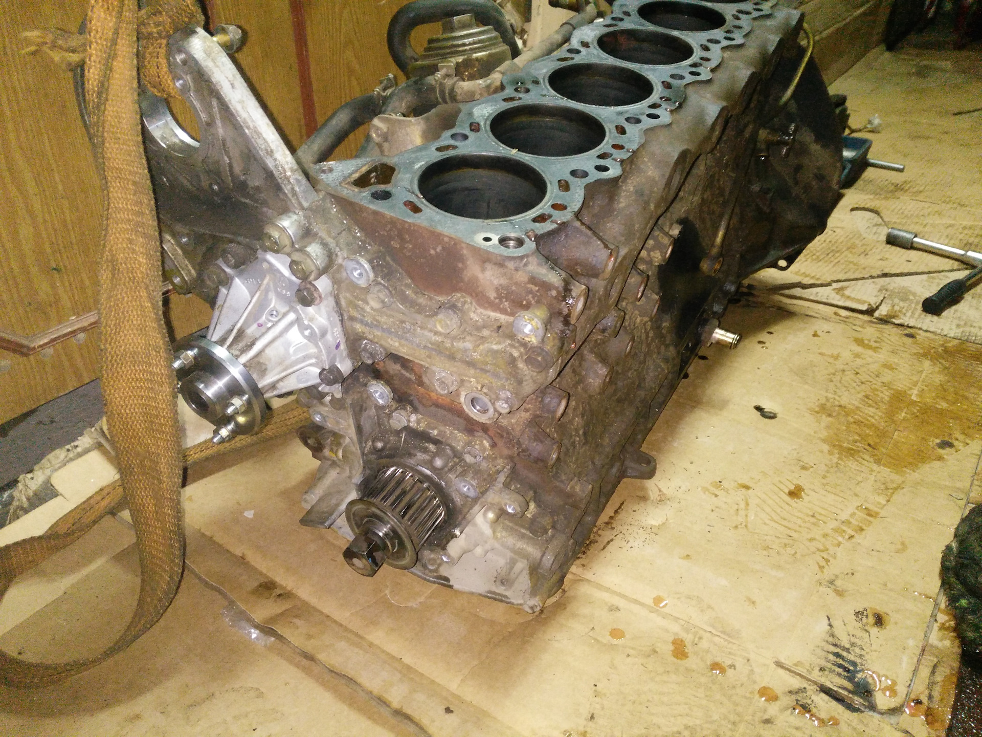 Блок рд. Nissan Patrol k260. Блок rd28. Блок двигателя РД 28. Rd28t блок цилиндров.