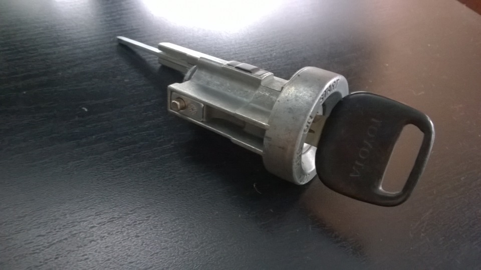 личинка замка тойота voxy 80. личинка замка зажигания toyota corolla runx 2001. личинка замка toyota carina 190. личинка замка зажигания тойота. личинка замка зажигания тойота 73n.