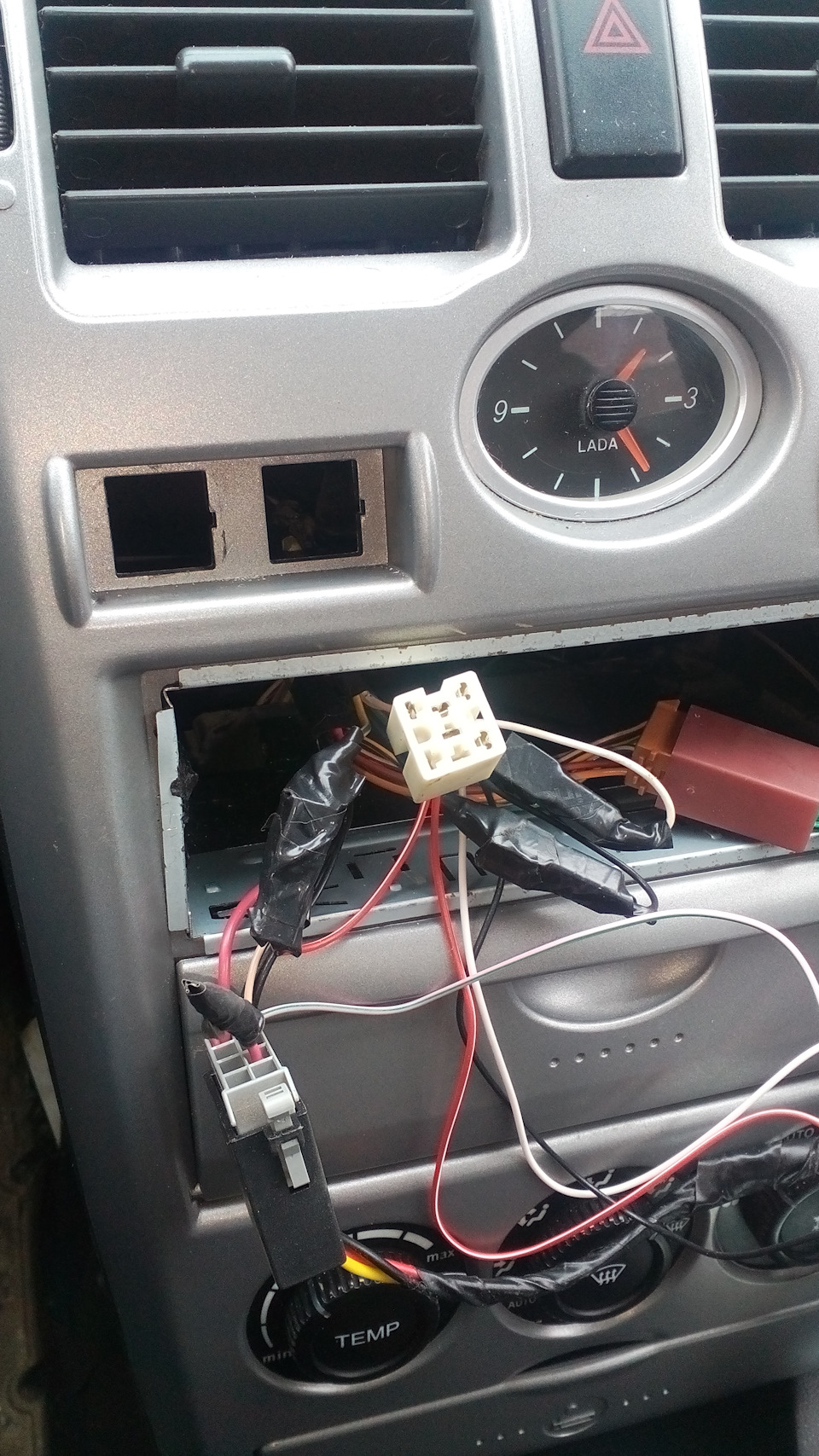 Фото в бортжурнале Lada Приора хэтчбек