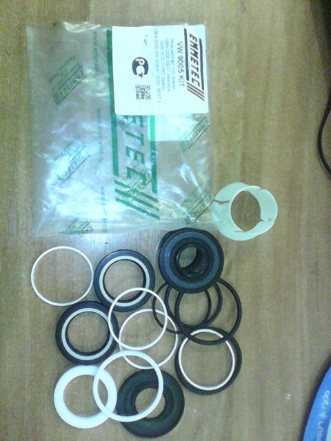 Ремкомплект рейки vw t5 9001. Ремкомплект рулевой рейки vw t5. Ушной крючок. Ремкомплекты фольксваген. Ремкомплект цепи грм 1.