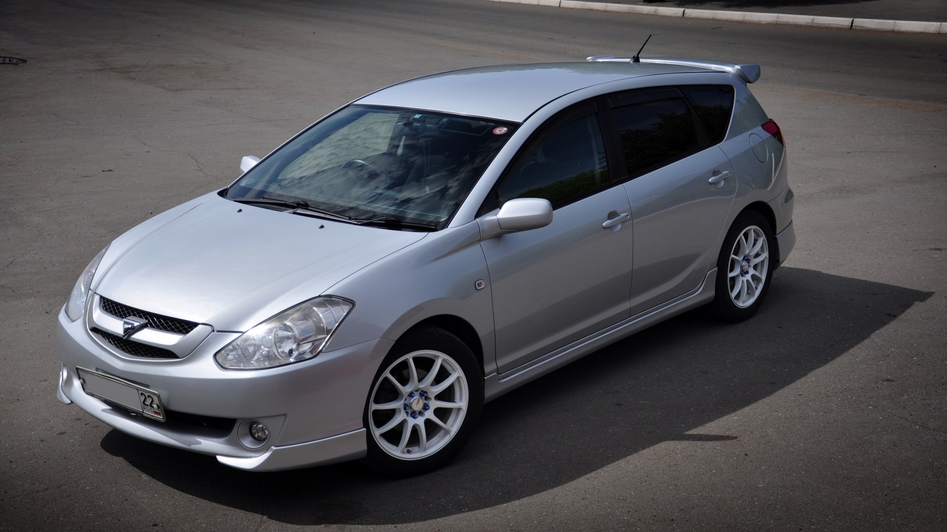 Тойота калдина фото. Toyota Caldina 241. Тойота Калдина 241 кузов. Тойота Калдина 2003 года 1,8. Toyota Caldina последний кузов.