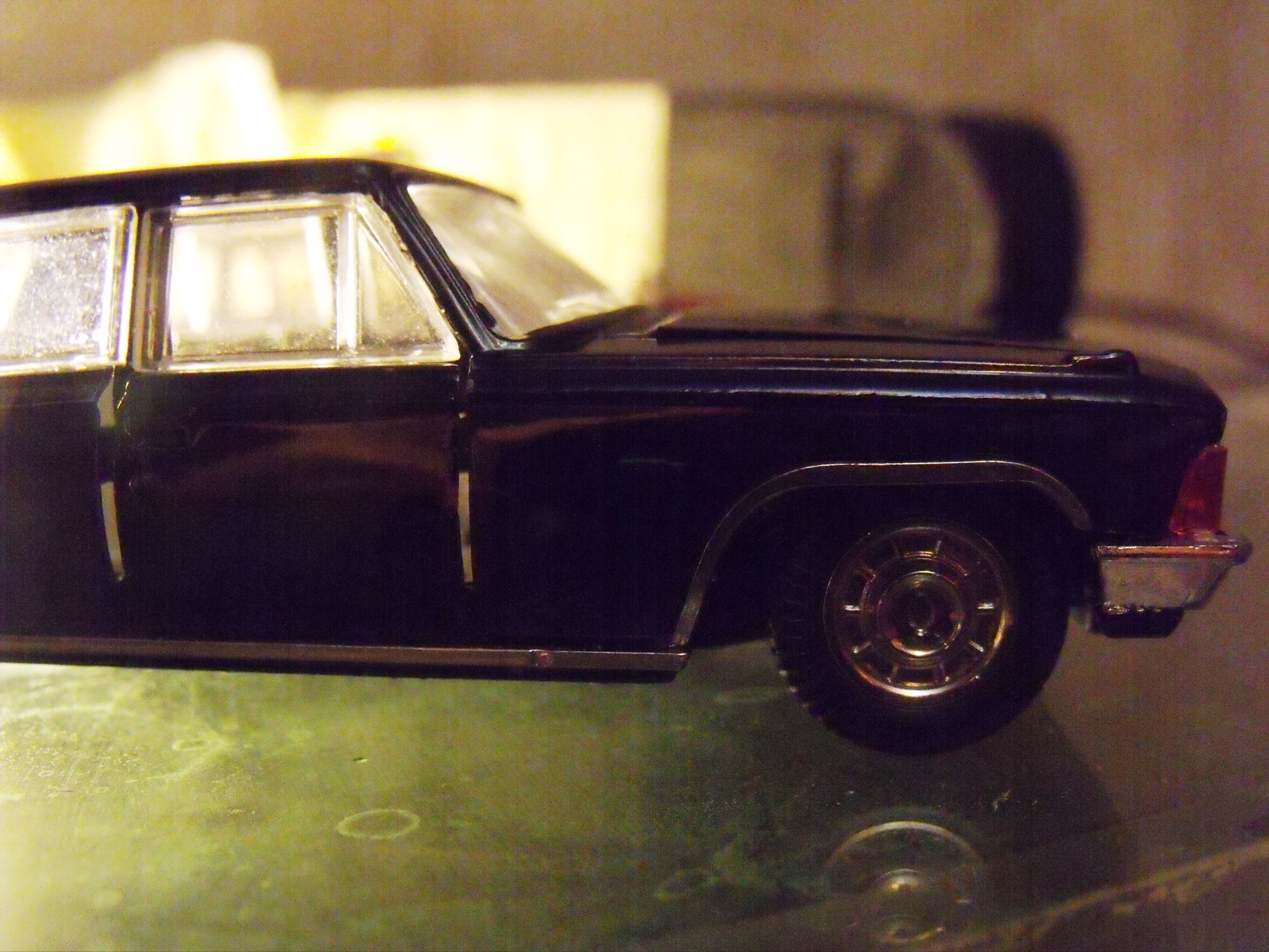 Масштабная модель киоск союзпечать (моделстрой 1:43) артикулkiosk1. Собиратель на дубровке модели 1/43. Фигурки людей 1 43. Москвич 2901 модель 1/43. Рубик хачикян мимино.