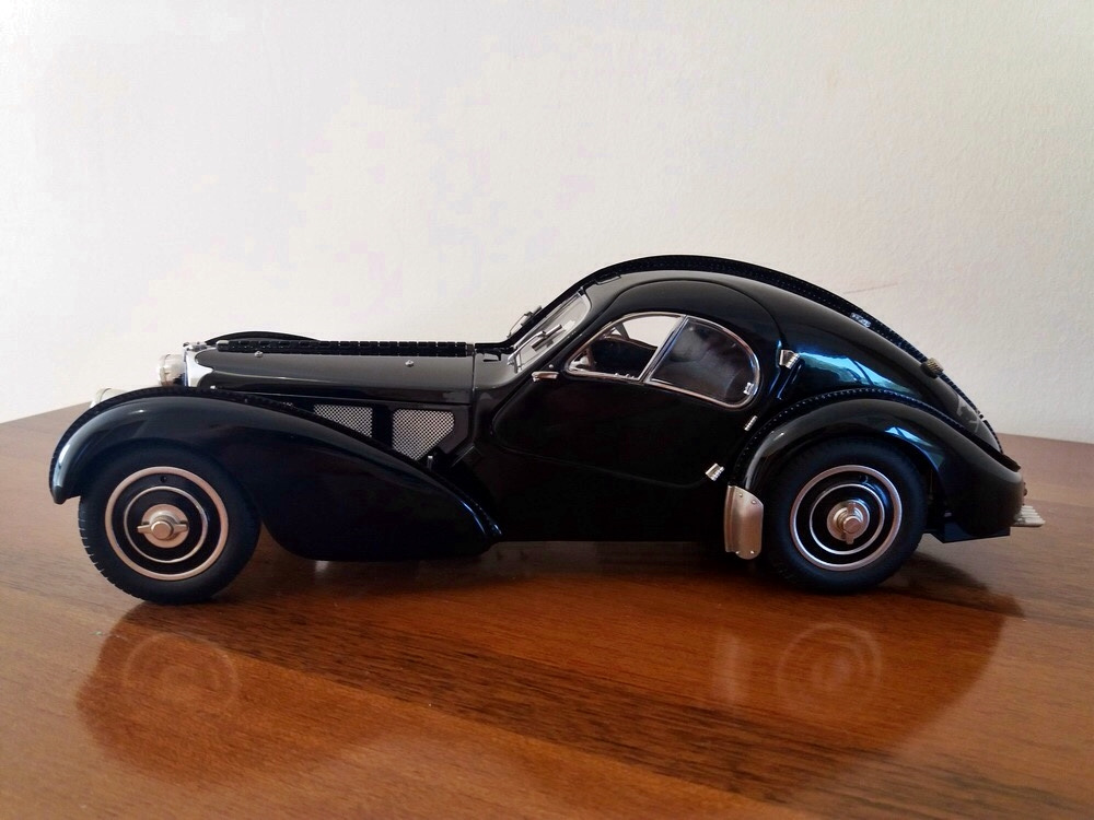 1 18 57. Bugatti 57sc Atlantic 1938. Bugatti 57 SC Atlantic 1 18 CMC. CMC 1 18 Bugatti Atlantic. Bugatti Type 57sc Atlantic.