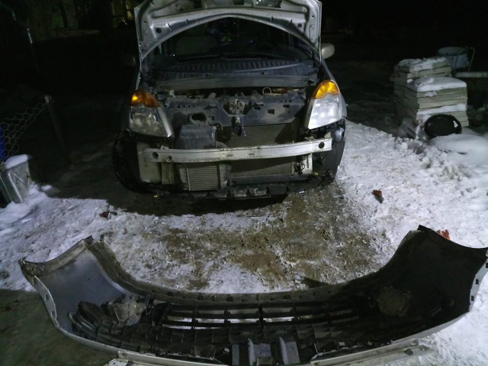 Снятие бампера занимает минут 20 — Renault Modus