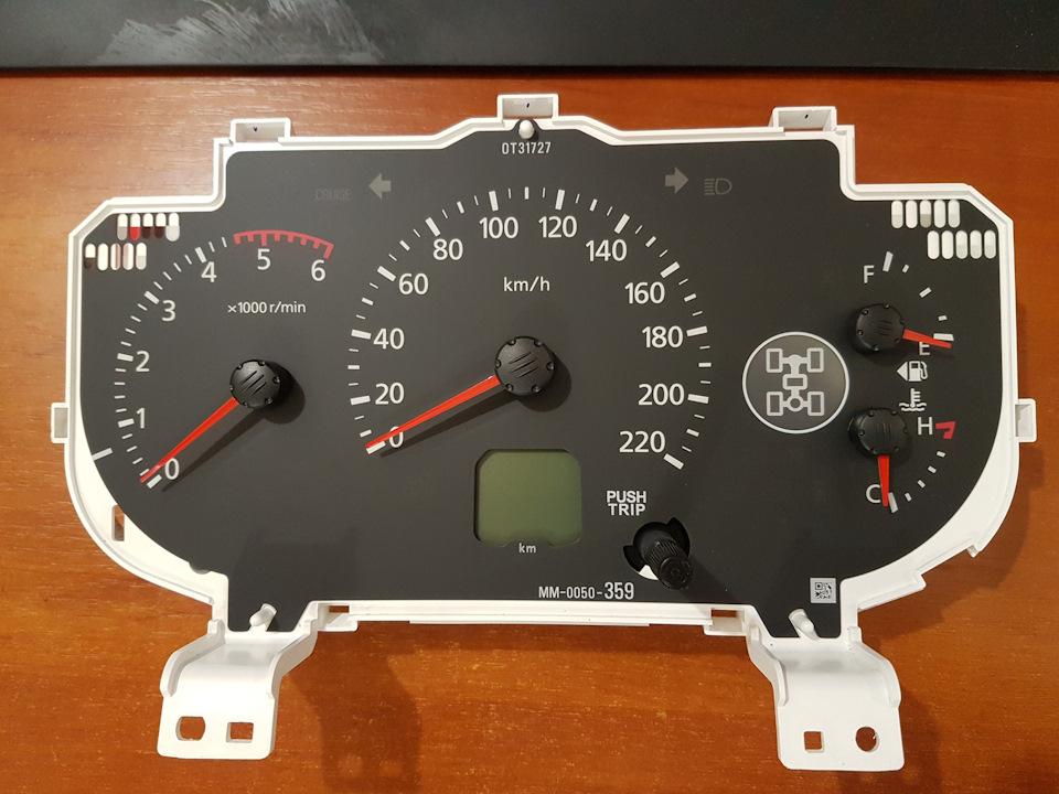 Разобранная приборка. — Mitsubishi Pajero Sport (2G)