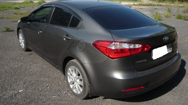 Kia Cerato в матовой пленке