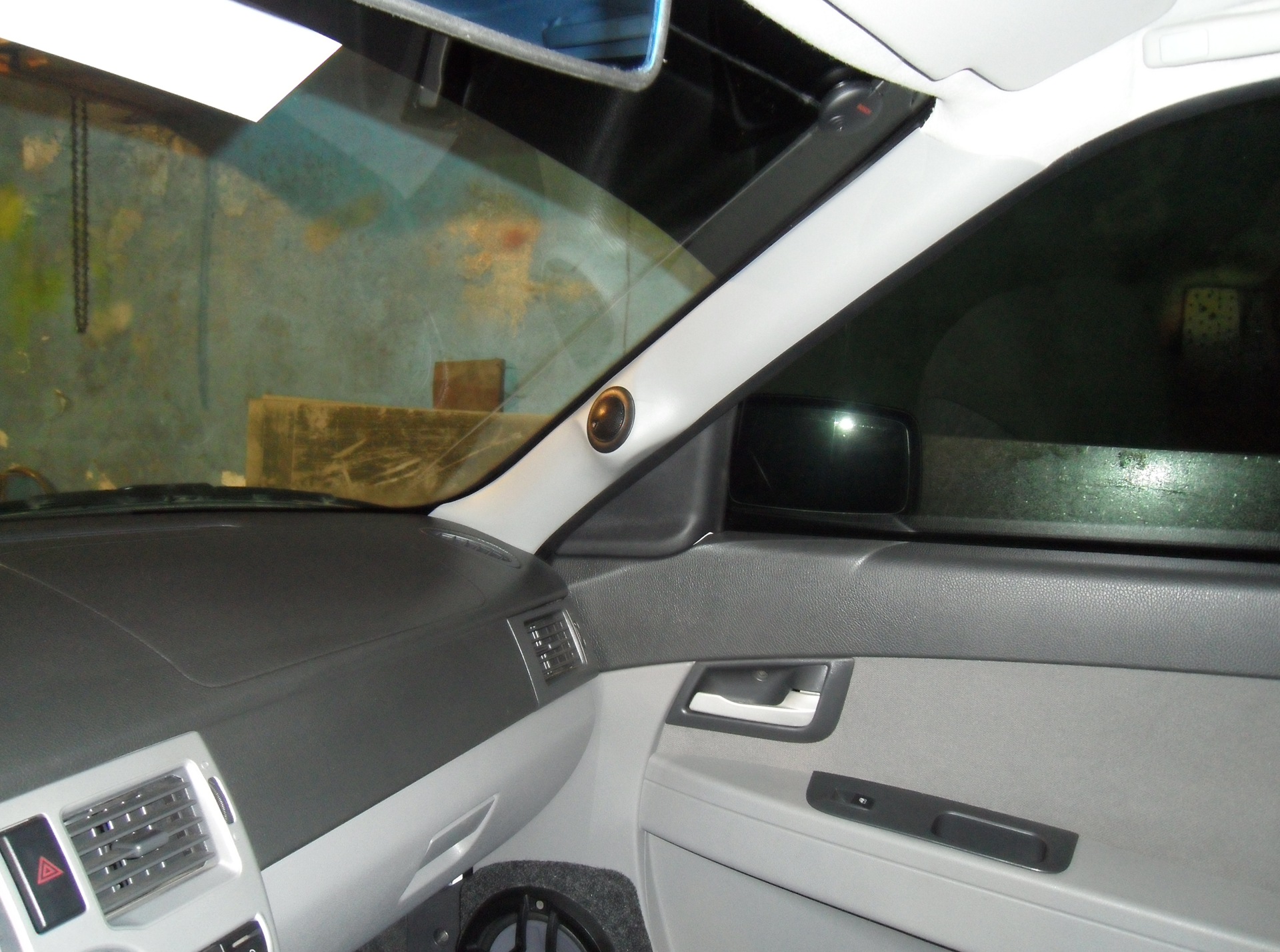 белая приора хэтчбек автозвук. звук лады приоры. приора прайд магнитола. приора 2 универсал автозвук. звук лады приоры.