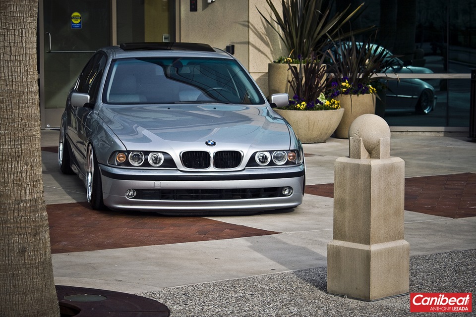 BMW e39 серая