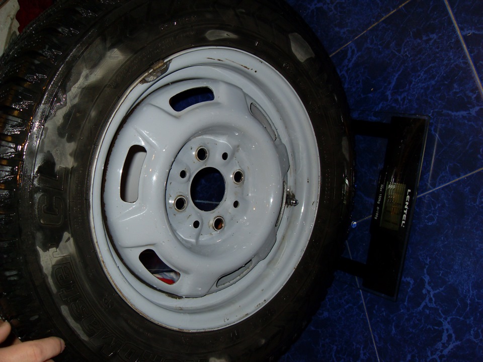 Вес колеса Жигули r13. Колеса для Лады 2108. 145/70 R13 на диск 5.5. Взвешиваем штамповочный диск r13 зима резина. Сколько весит штамп