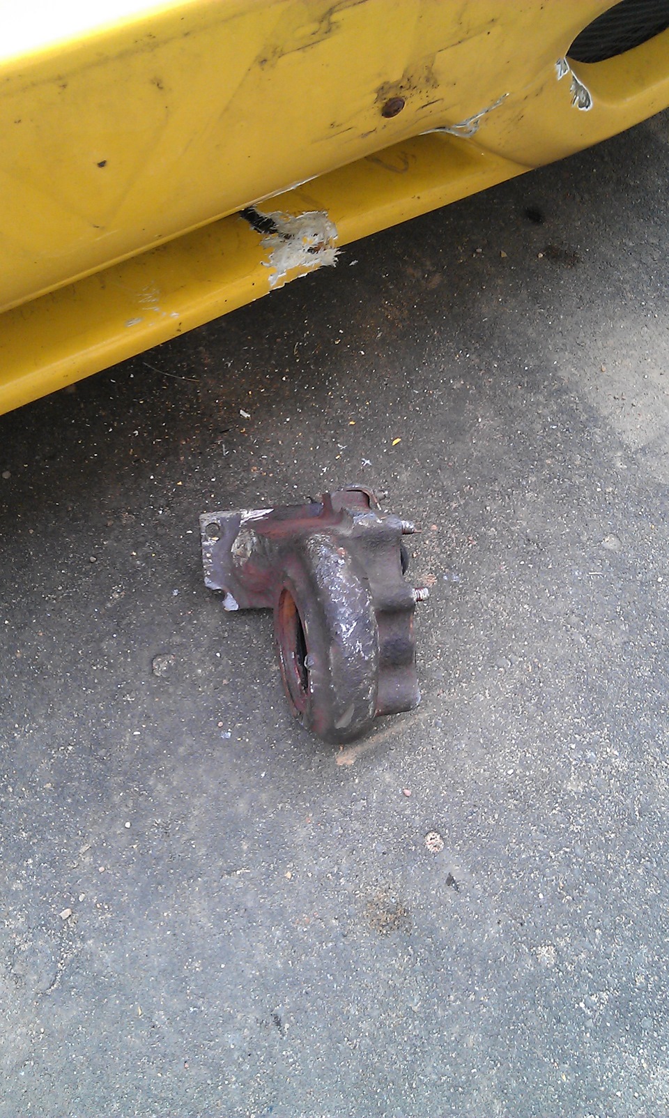 Установка турбины, не поднимая капота, на ходу, да еще и на проспекте ...