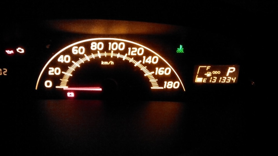 Инверсия ЖК дисплея на приборной панели. — Toyota Vitz (90), 1 л., 2010 ...