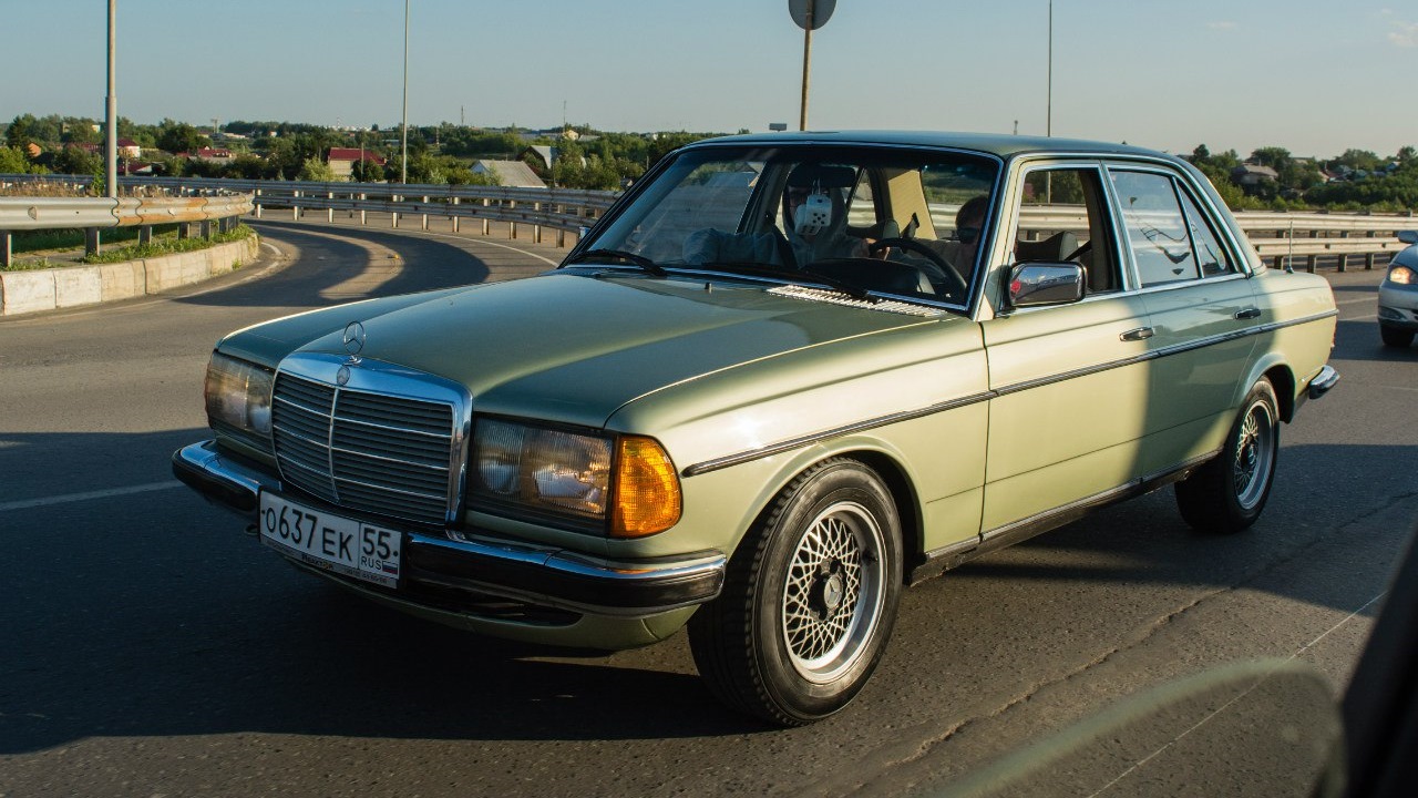 Mercedes-Benz W123 2.5 бензиновый 1979 | 