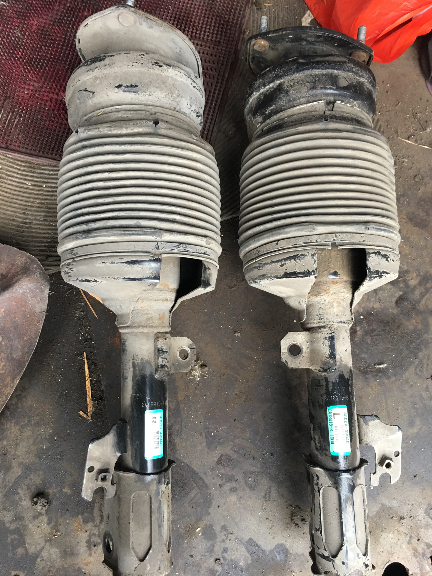 Пневмостойка лексус ls460. Пневмостойки лексус лс 460. Пневмостойка лексус. Пневмостойка лексус 460. Пневмо амортизаторы ваз.