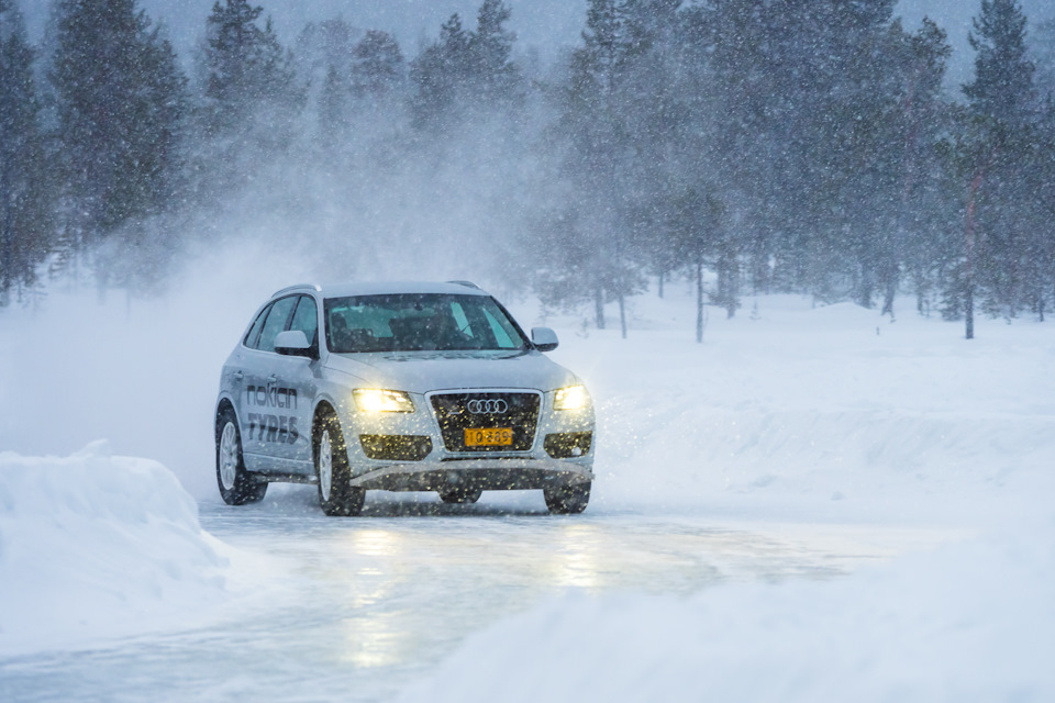 How to come to terms with winter what the bus bulb and the first test of the Nokian Hakkapeliitta R3