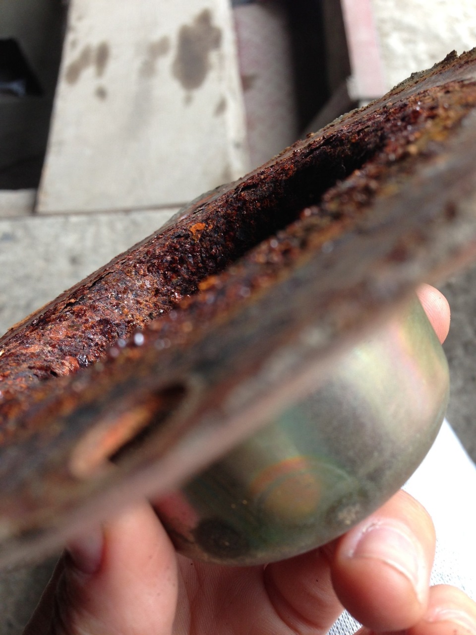 Глухой стук сзади — Nissan Skyline (R34), 2,5 л, 1999 года | поломка ...