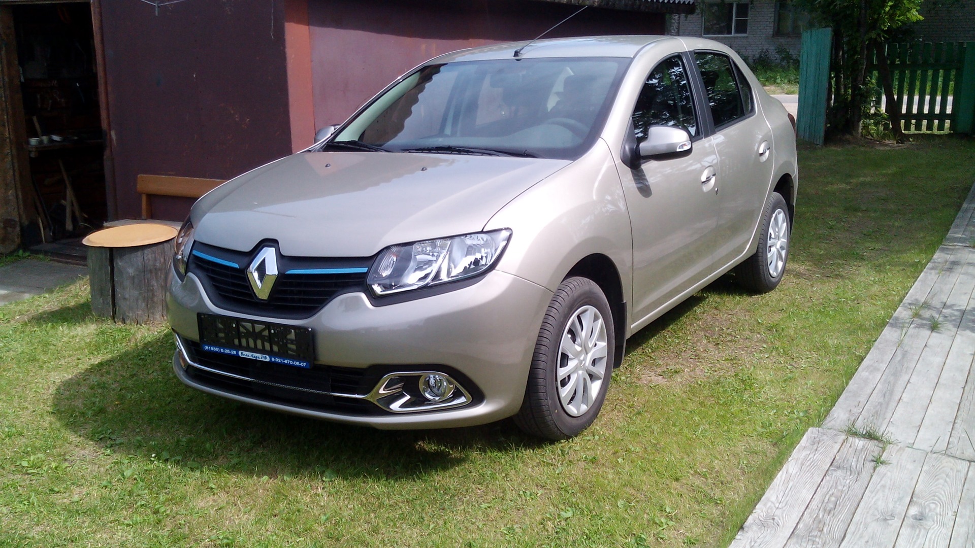 Renault Logan (2G) 1.6 бензиновый 2015 | бежевый привилеж на DRIVE2