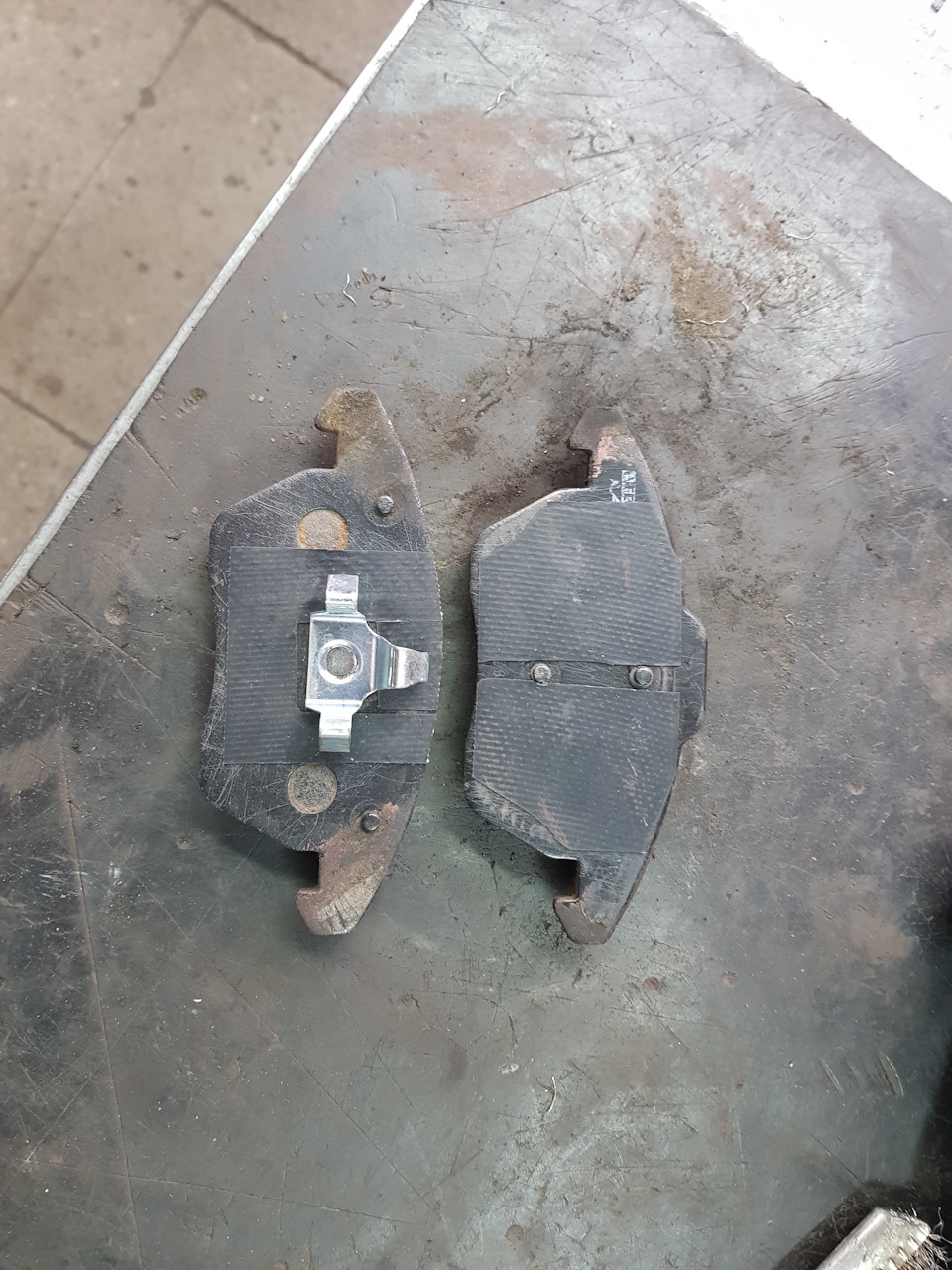 Лайфхак против скрипа Ferodo DS2500 — Skoda Rapid (1G), 1,4 л, 2014 ...