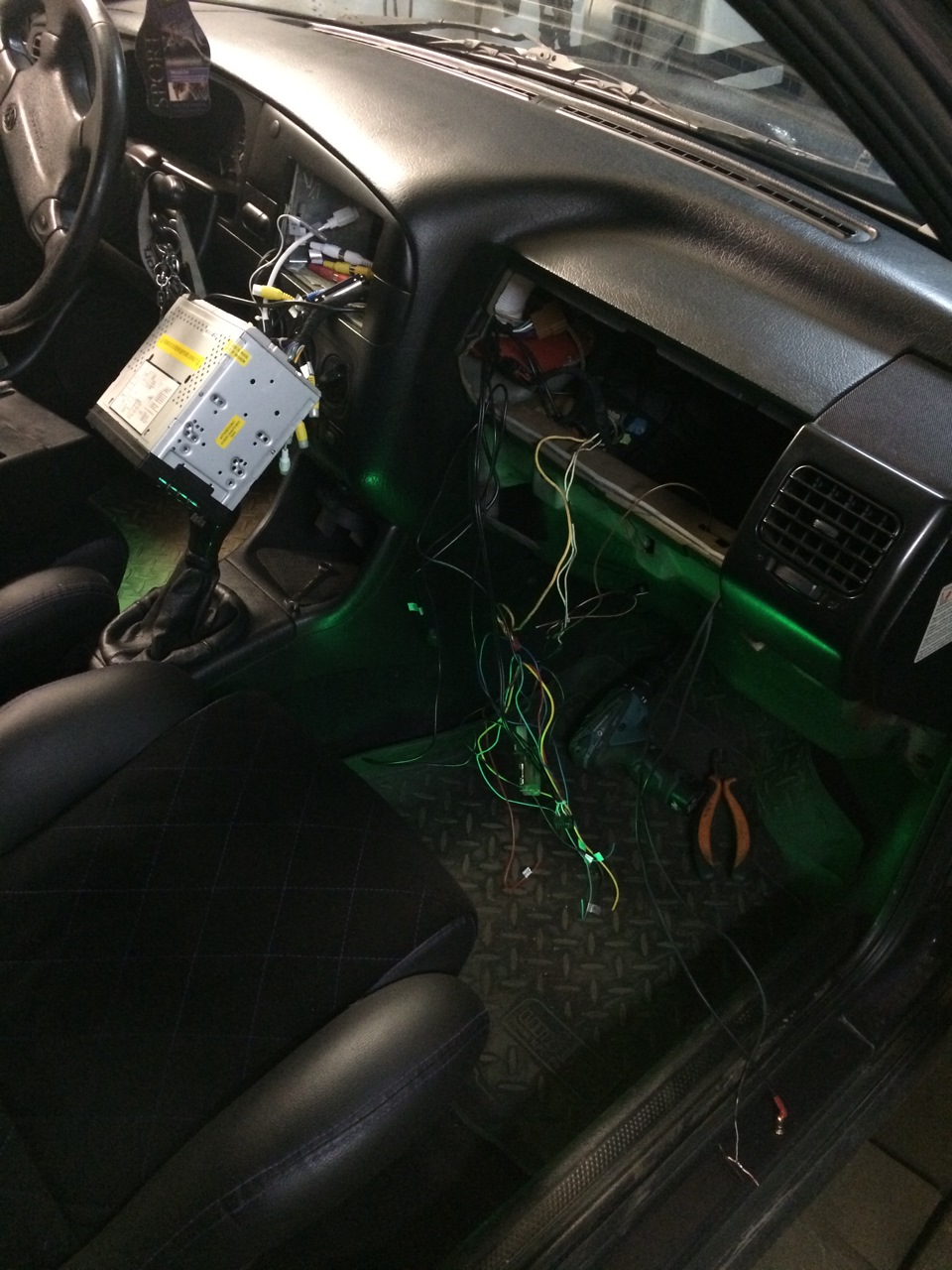 Установка цифрового ТВ тюнера — Volkswagen Golf Variant (Mk3), 1,9 л ...