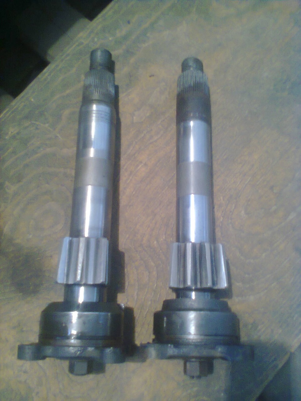 рулевой вал рулевого редуктора. вал сошки рулевого редуктора ваз 2101. рулевой вал рулевого редуктора. подшипник рулевого редуктора уаз 469. вал рулевого редуктора jeep.