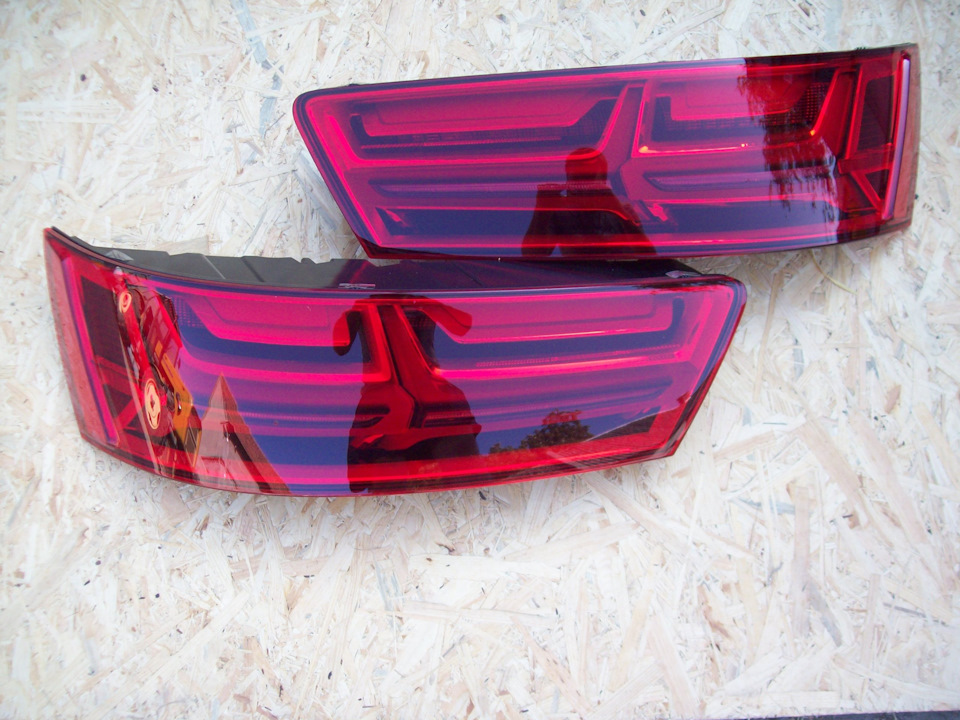 Задний фонарь левый ауди q7 4 l. Задний фонарь ауди q7. Задние фонари q7. Задний фонарь q7. Задние фонари ауди ку7.