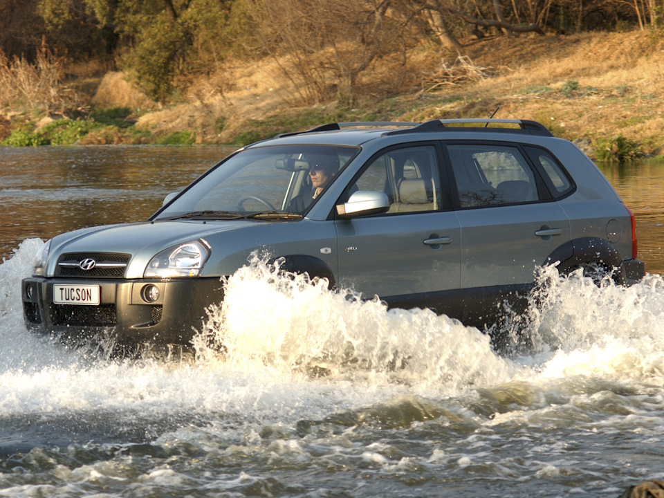 Туксон 2004 год. Hyundai Tucson 2004. Шевралет Тюсон 2004. Магнитола Hyundai Tucson 2004. Книга Hyundai Tucson 2004-2010.