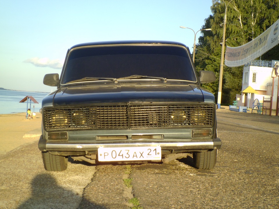 Кругом тонирован. Lada 2106 тонированная в круг. 2103 Белая тонированная в круг. ЗИЛ В круг тонированная.