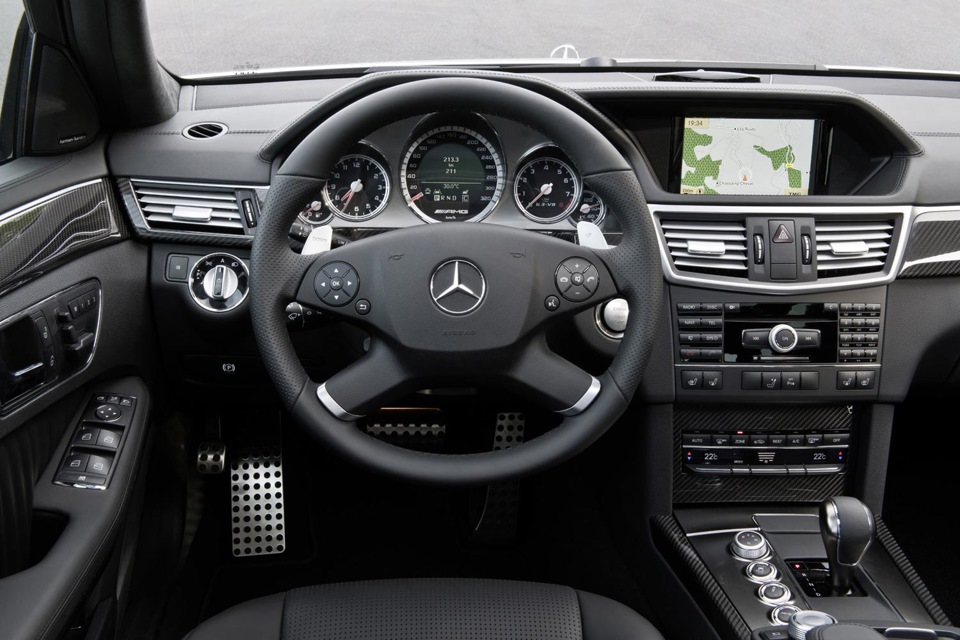 Как выглядит мерседес внутри W124 Несколько эскизов и фото по парпризам - Mercedes-Benz E-class (W124), 2 л, 