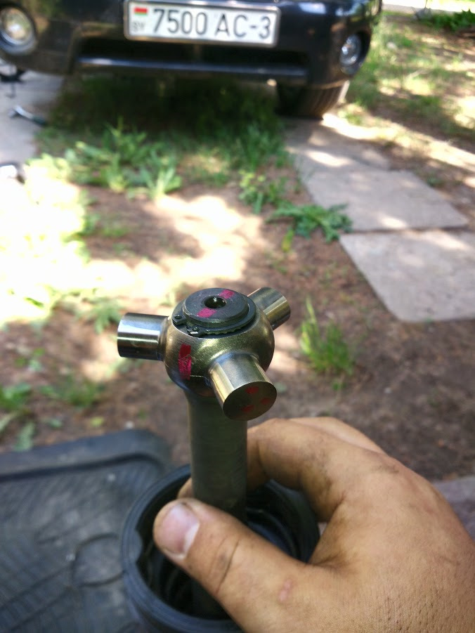 Замена пыльника ШРУСа и в последствии замена поворотного кулака ...