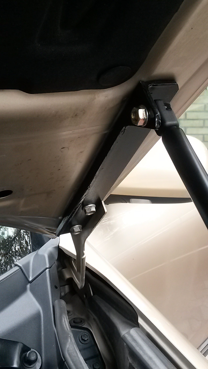 установка газового упора капота — Toyota Highlander (XU40), 3,5 л, 2011 ...