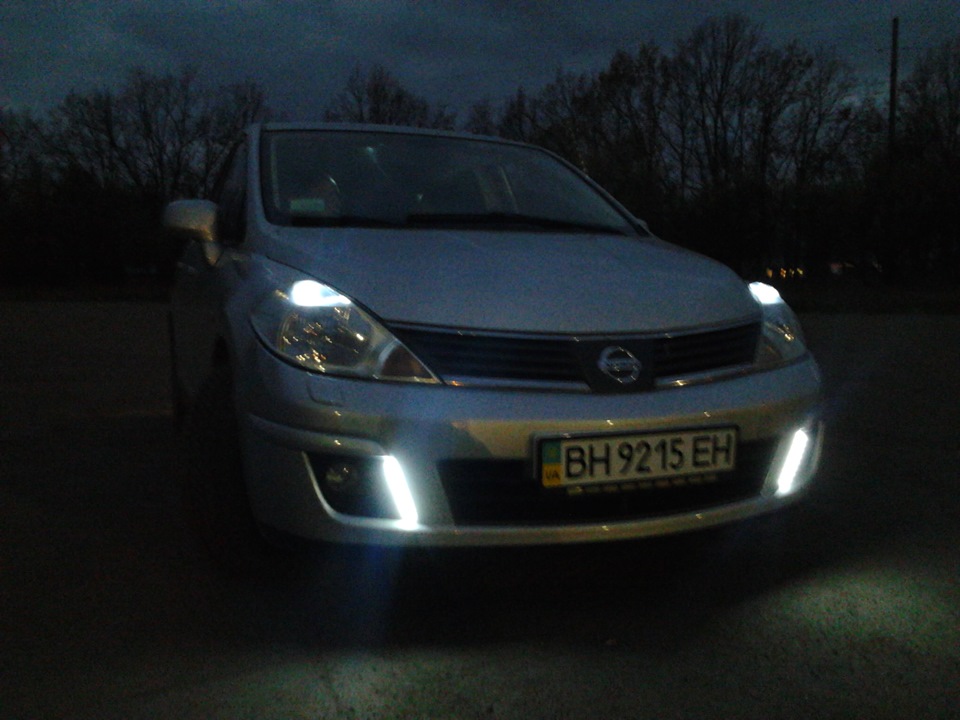 светодиоды в габариты — Nissan Tiida (1G), 1,8 л, 2008 года ...