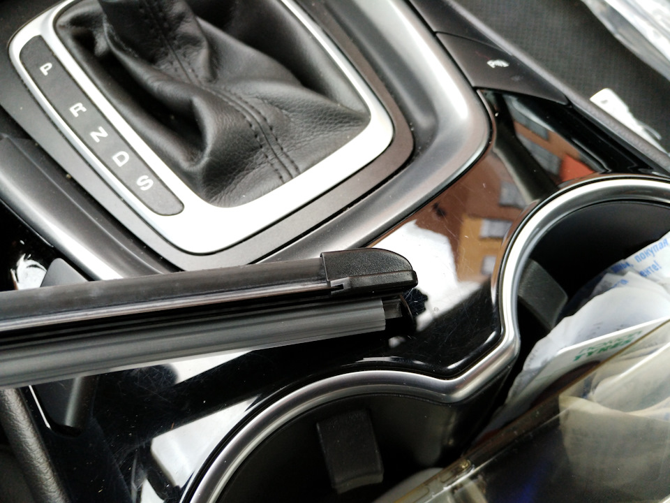 Даже с чехлами на резинках. — Ford Mondeo V