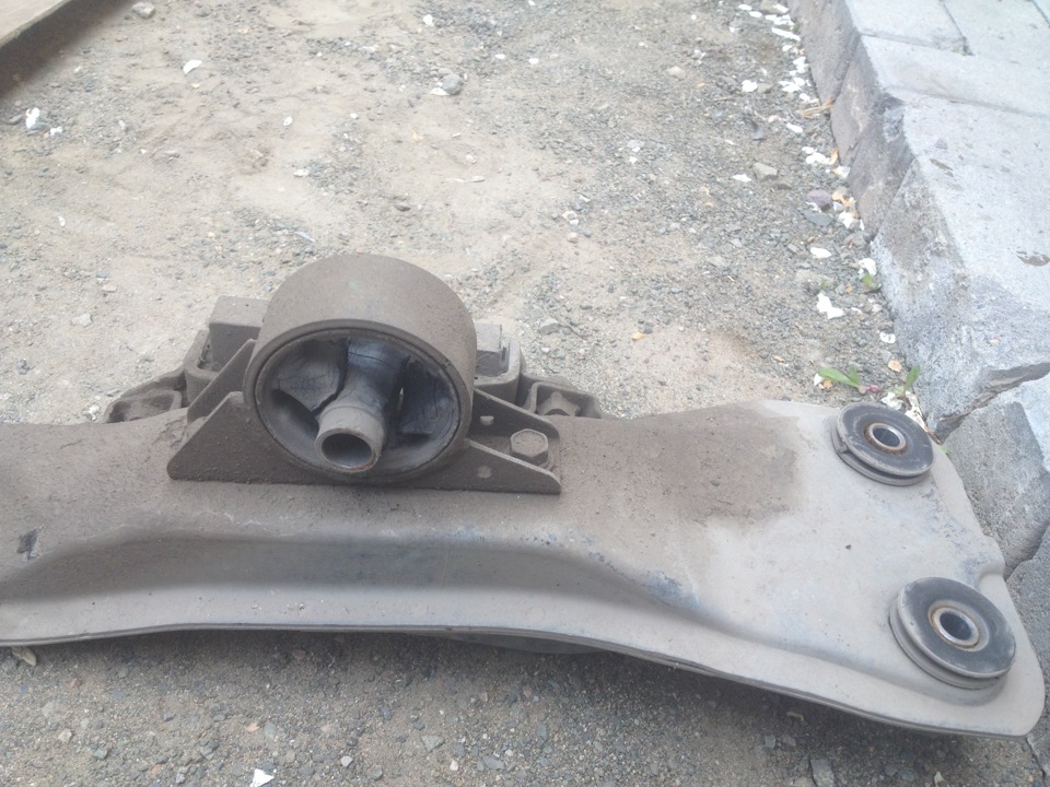 Опора двигателя mitsubishi lancer 9 1. Rbi m09cs3em0 сайлентблок опоры. Опора двигателя правая мицубиси галант 9. 6. Правая подушка двигателя mitsubishi galant 9.