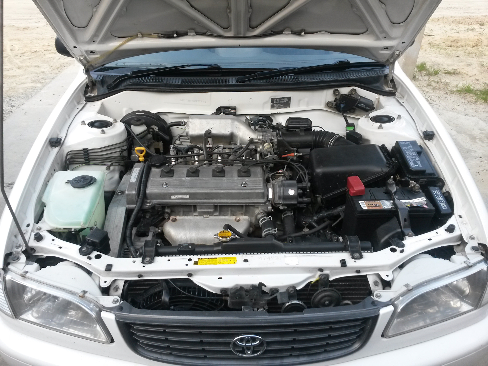 2. Под капотом тойота королла ае 110. Двигатель toyota corolla 1996. Двигатель королла ае 110. Двигатель тойота королла ае 100.
