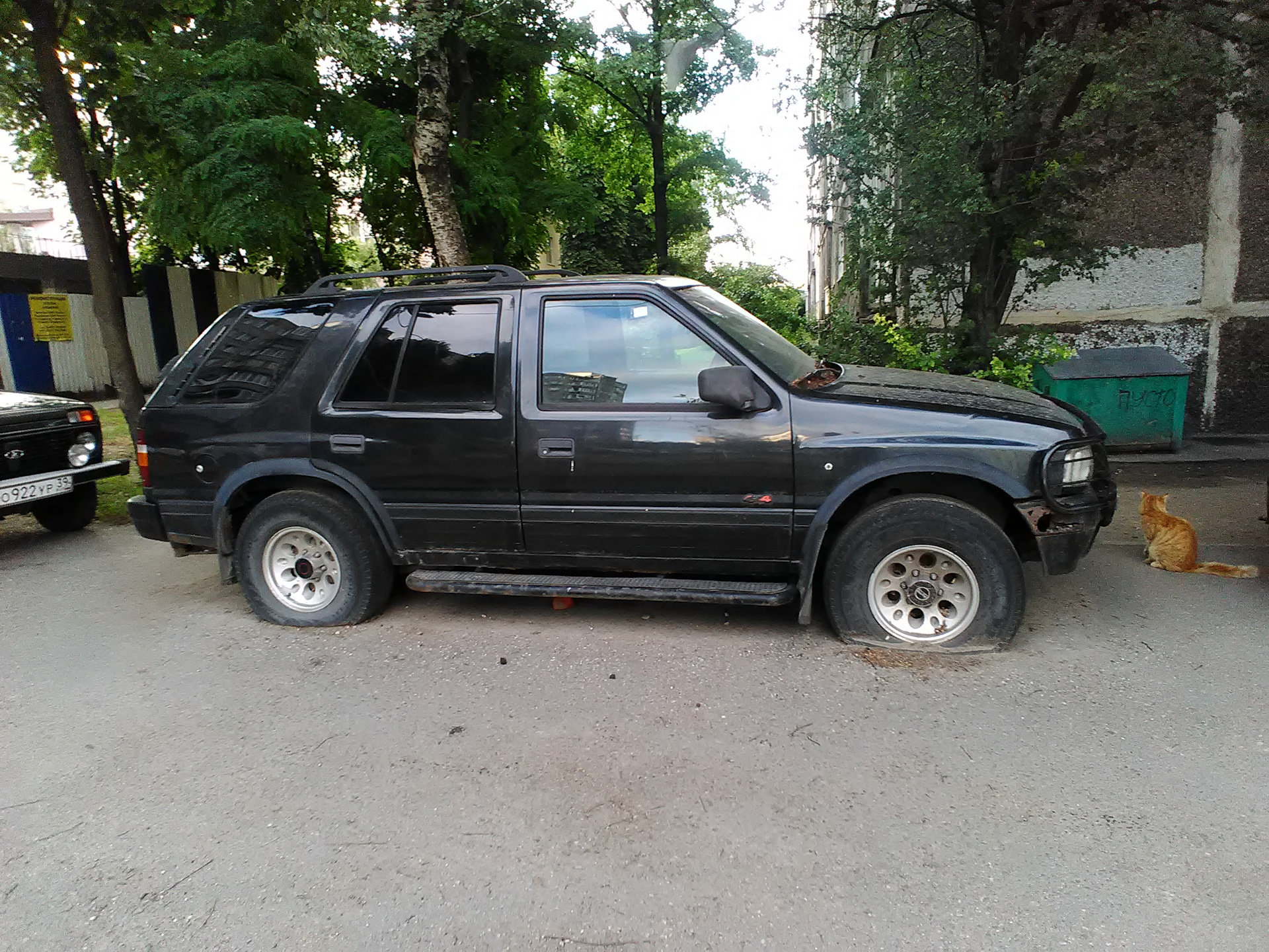 Opel Frontera b черный