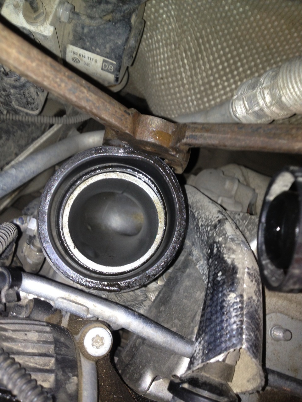 Турбине тоже достается — Skoda Octavia A5 Mk2. Запчасти на фото: 1K0614117