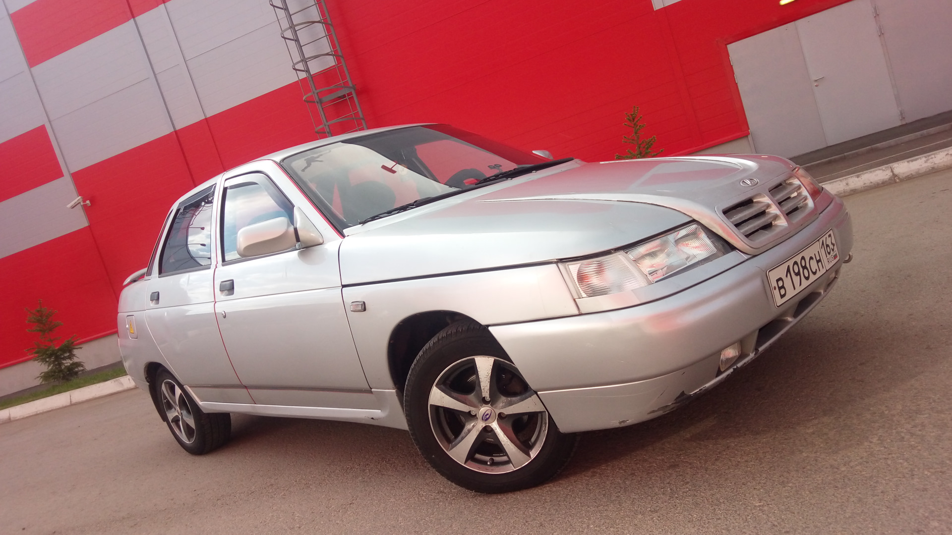 ваз 2110. стоить десятка. вес 2110. стоить десятка. ваз 2110 седан.