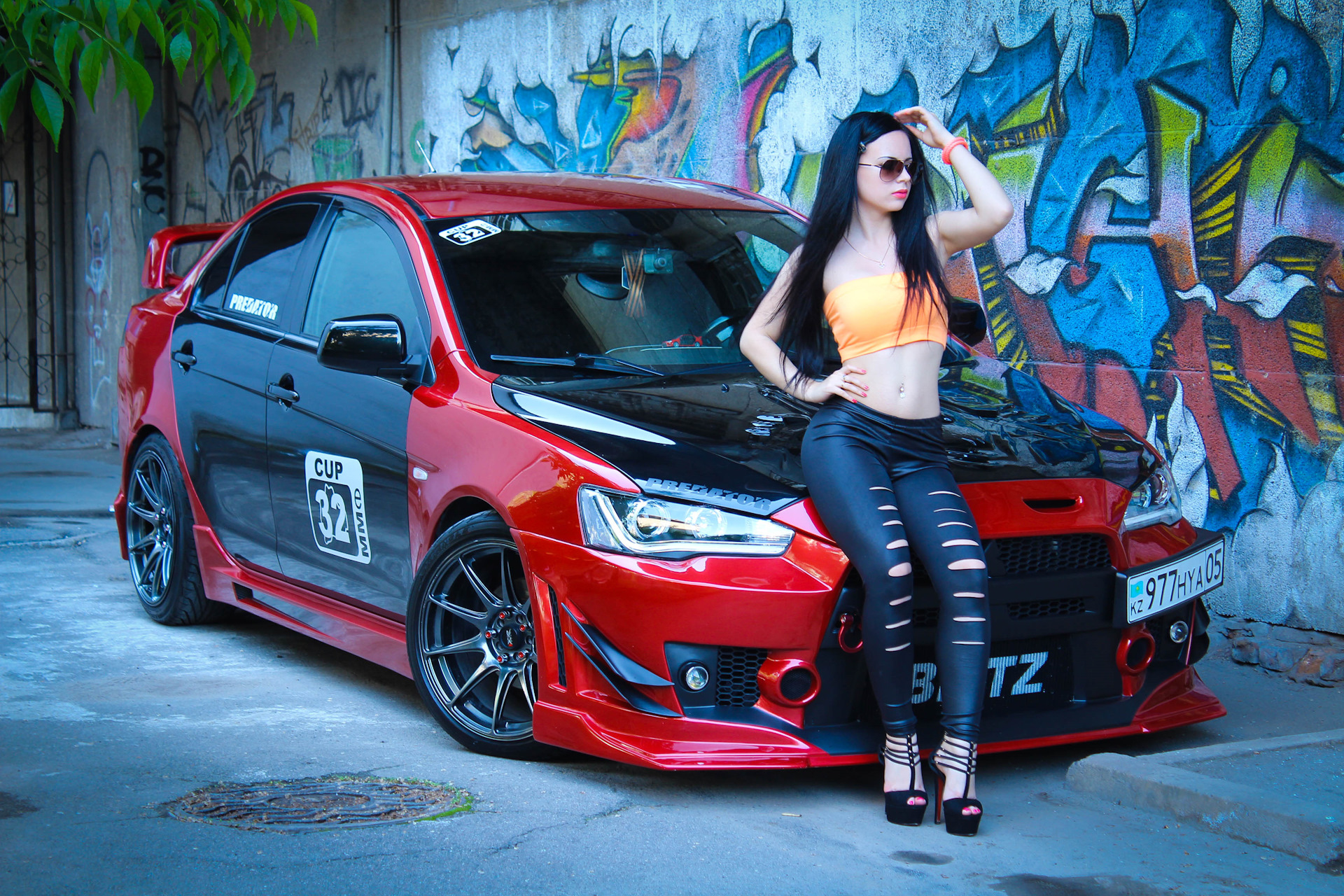 Mitsubishi Lancer девушка Evolution EVO