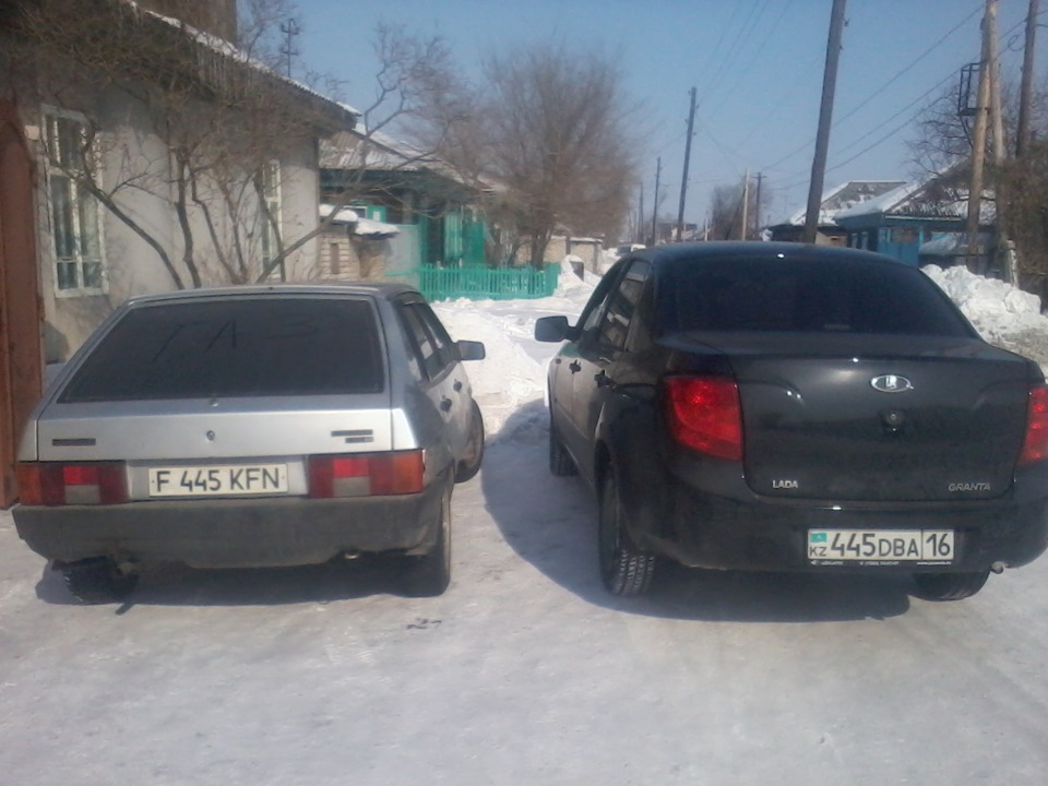 старый и новый образец номеров. — Lada Гранта, 1,6 л, 2013 года ...