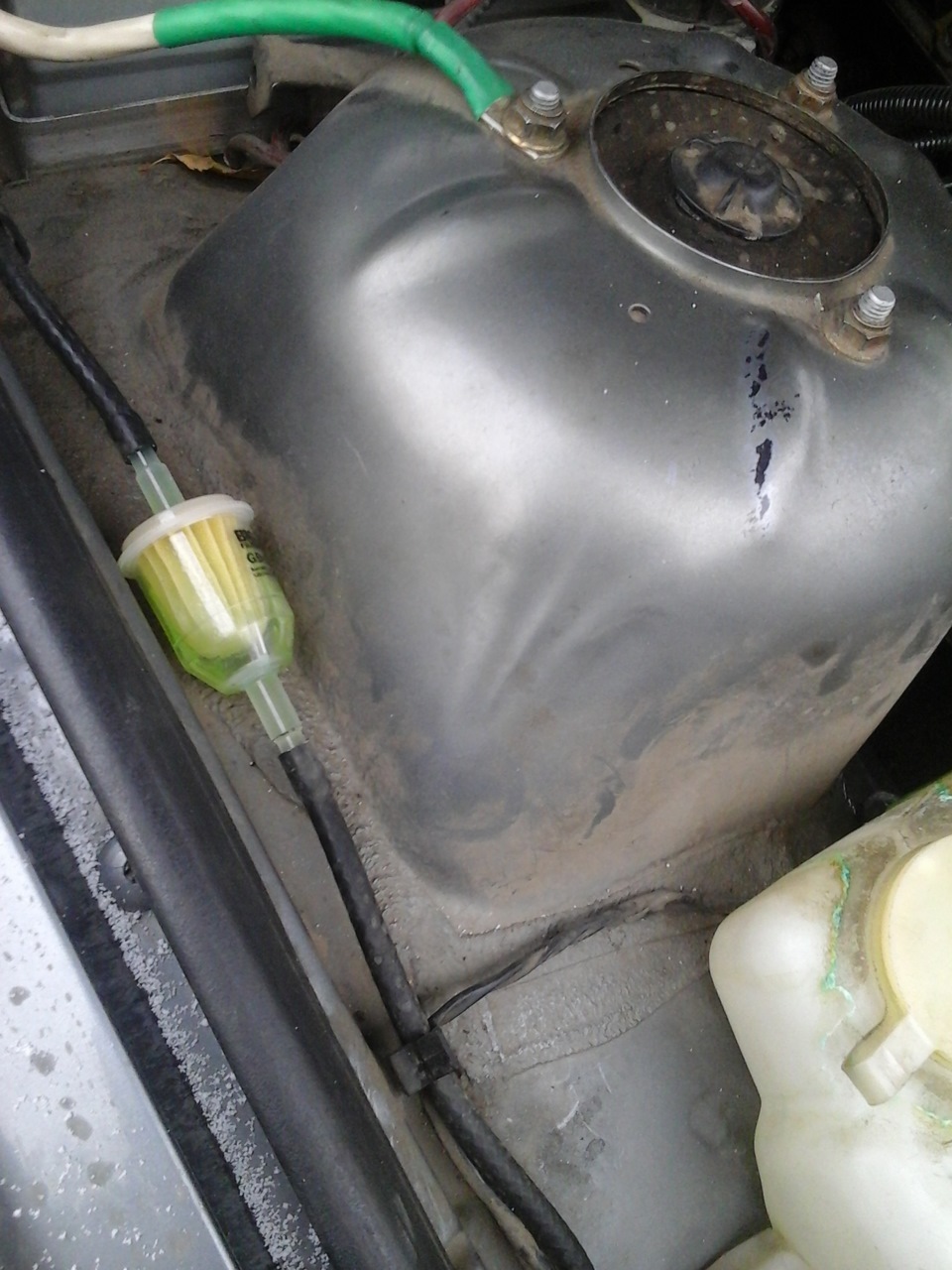 замена штатных омывателей лобового на веерные — BMW 3 series (E36), 1,6 ...