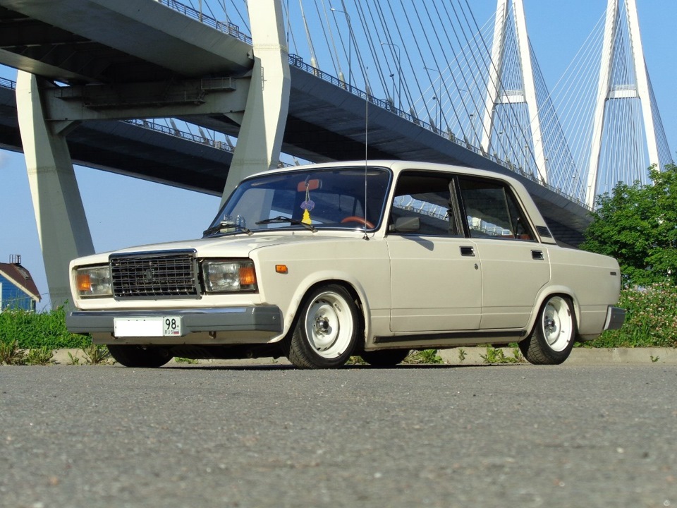 Ваз 2107 белый цвет. Lada 2107 белая. Lada 2107 White. Жигули 2107 белая. Семерочка Лада 2107 1.5.