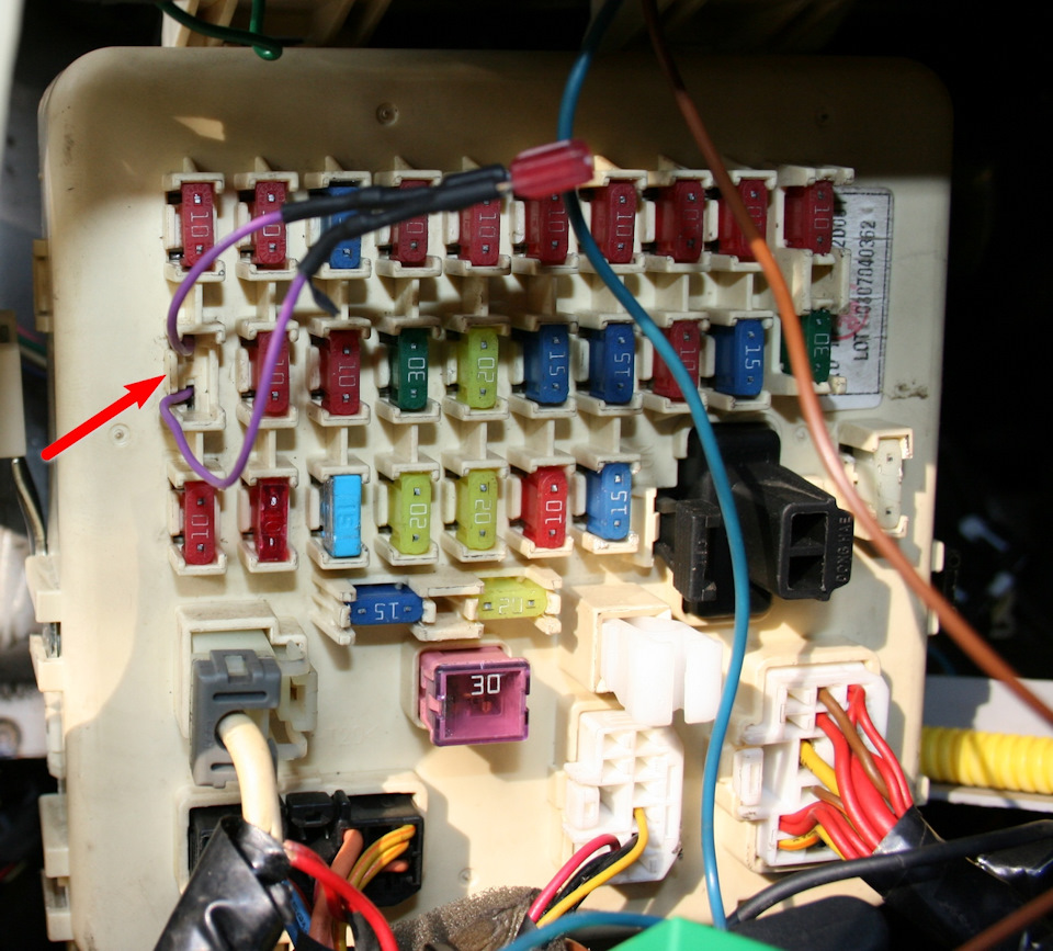 Вывели предохранитель ЭБУ таким образом — Hyundai Elantra (3G)