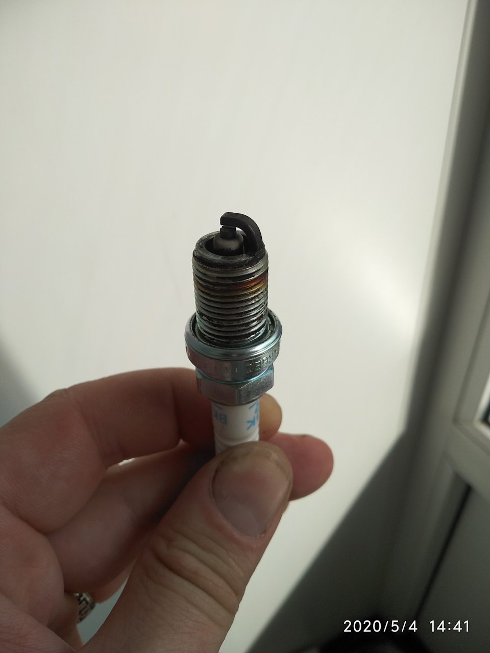 Добрый люд, подскажите что за налет на свече зажигания ? — Renault ...