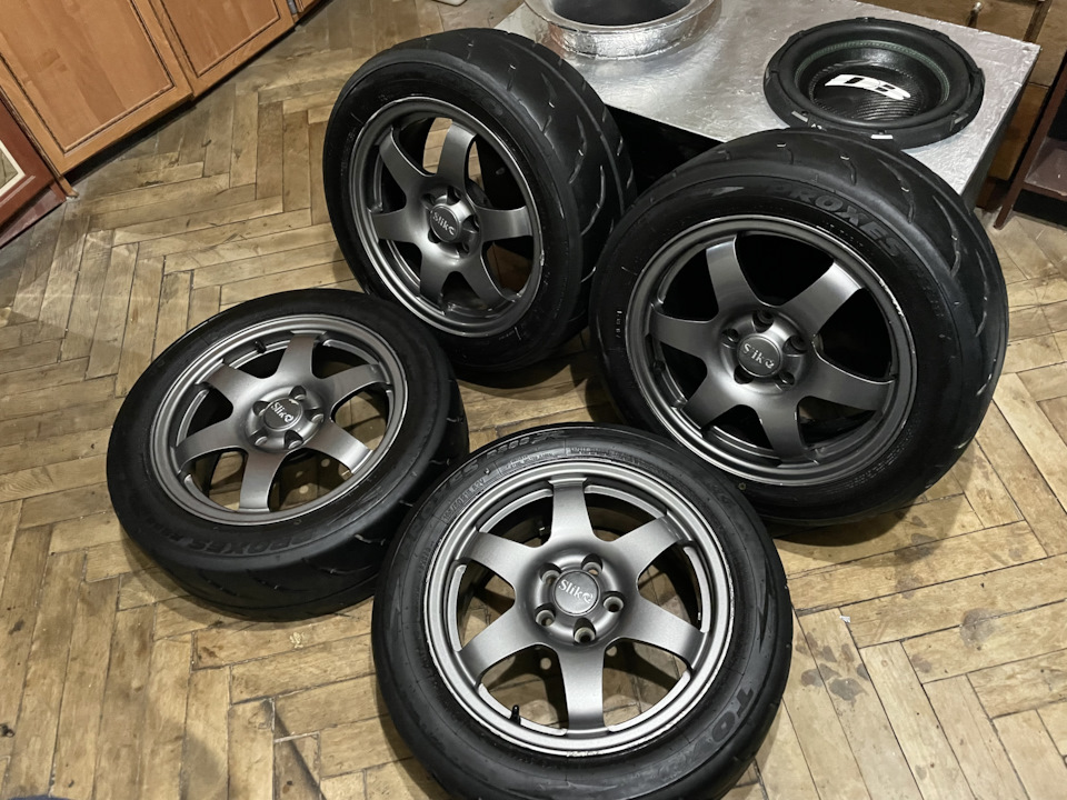 Шины летние Toyo 195/50 R15, кованые диски Slik 6,5Jx15 ET35 5x100 на ...