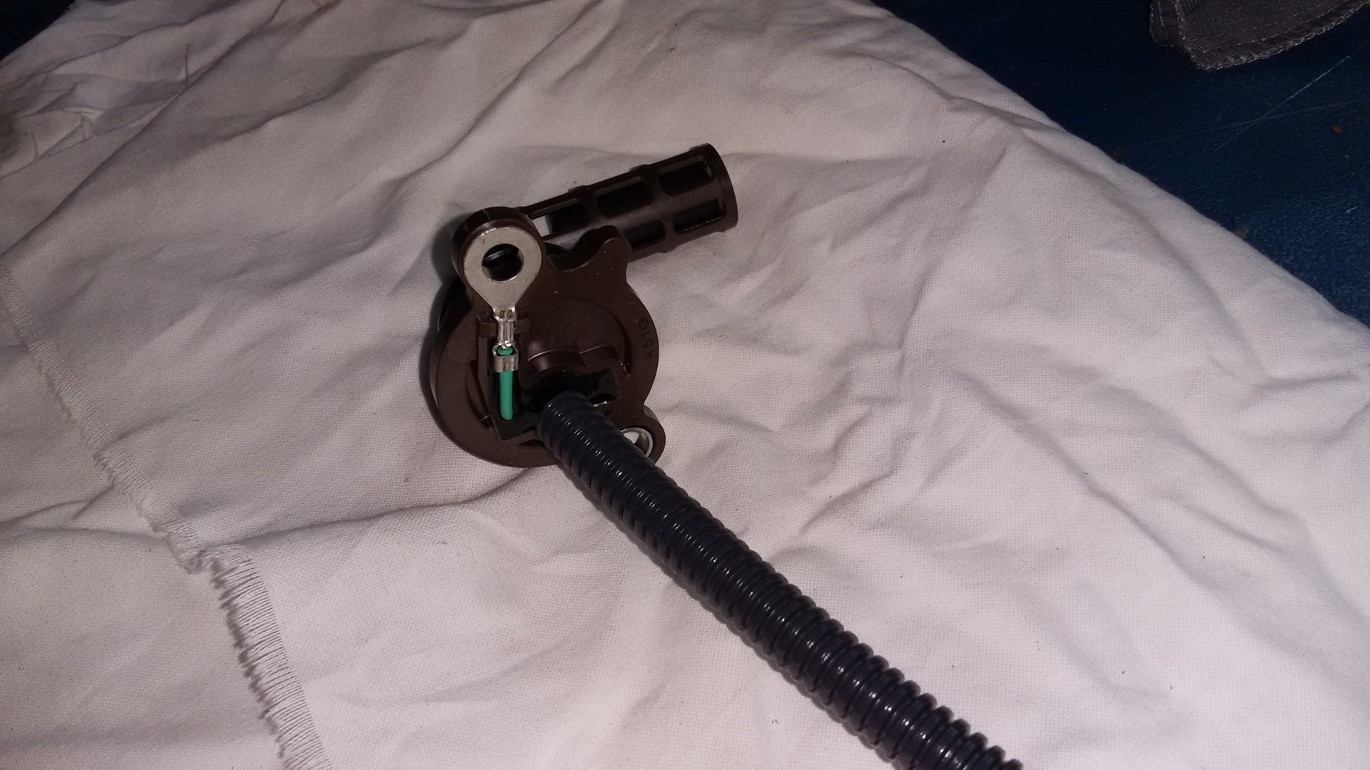 Датчик уровня масла субару. Датчик уровня масла субару xv 2012. Датчик уровня масла субару fb20. Датчик давления масла субару легаси. Датчик давления масла субару импреза 1.