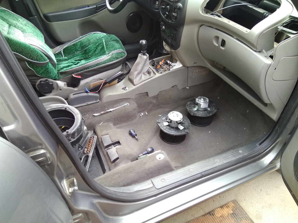 Замена моторчика печки, ТО и диагностика — Lada Калина универсал, 1,6 л ...